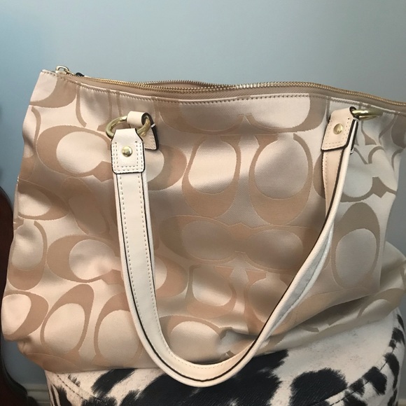 Coach Poppy Tote - Picture 7 of 7